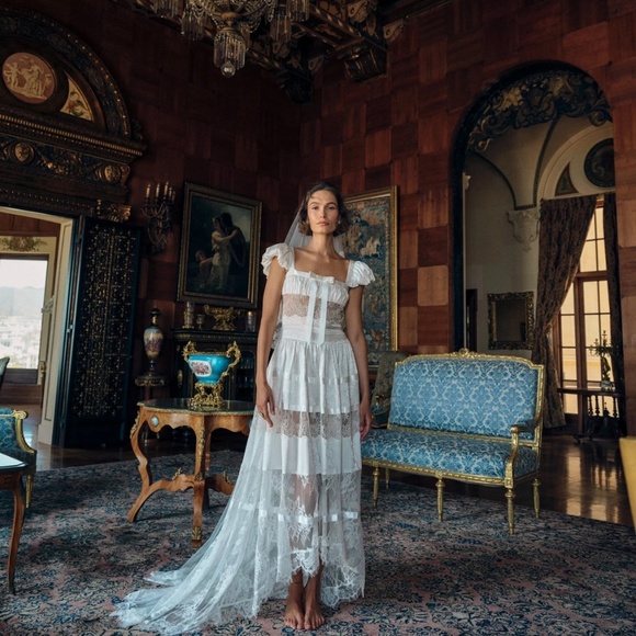 Annabelle Lace Gown - Picture 1 of 6